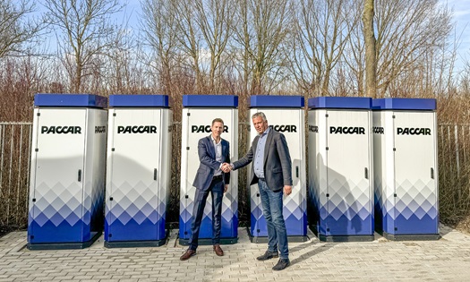 PACCAR-Parts-installs-first-power-supply-system-at-DAF-dealer